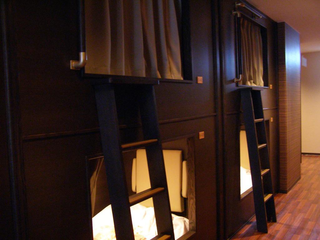 Resort Capsule Sakuragicho Yokohama  Exterior photo